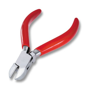 Seitenschneider mit Hartmetall-Einsätzen  mit durchgestecktem Gewerbe.