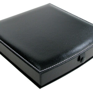 Kartonage für Colliers mit Kunstlederimitat überzogen.