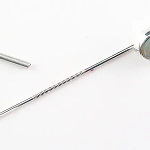 935er Reversnadel mit 1,82 ct. Black Crystal Opal aus Australien