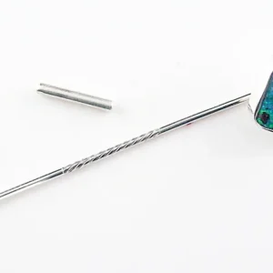 935er Reversnadel mit 2,30 ct. Boulder Opal aus Australien