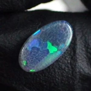 Black Opal 1,08  ct Vollopal Lightning Ridge