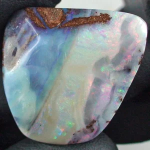 68,44 ct Boulder Picture Opal  - gelocht / gebohrt für Lederband