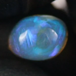 2,98 ct Black Crystal Opal Vollopal