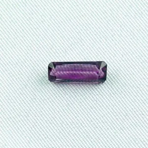 Violetter Amethyst 1,89 ct octagon bar Cut lupenrein Schmuckstein