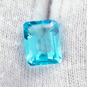 3,66 ct Blautopas Swiss Blue Octagon Schliff Topas Edelstein