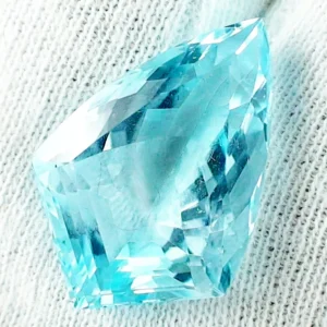 17,90 ct Blautopas Swiss Fancy Shield Schliff Topas Edelstein