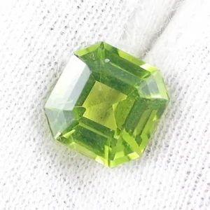 3,96 ct Peridot Chrysolith asher emerald cut Schmuckstein