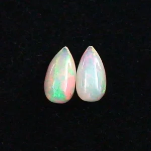 Welo Opal Pärchen 1,41 u. 1,73 ct Multicolor Milchopale Opale