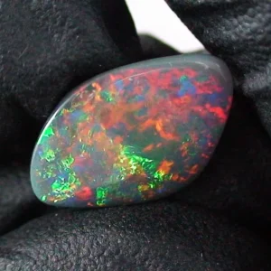 Multicolor 1,79 ct Black Crystal Opal Vollopal aus Lightning Ridge