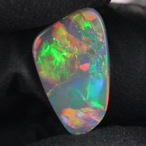 Multicolor 2,89 ct Black Crystal Opal Vollopal aus Lightning Ridge