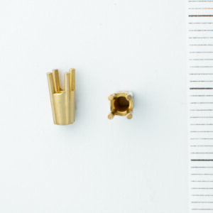 Chaton konisch Gold 585/-Gg Ø 2,80mm , Höhe 7,20mm mit 4 Stotzen, lang