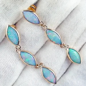 White Opal Ohrhänger 4,59 ct. aus 750er Gelbgold - Handgefertigt in unserer eigenen Manufaktur