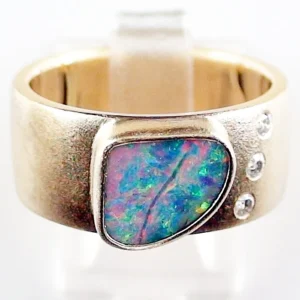 18k Gelbgold Opalring mit Boulder Opal und Diamanten – Designer-Ring mit 3,50 ct Top GEM Class Boulder Opal