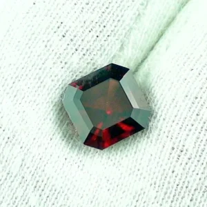 3,02 ct. Granat Blut Roter Edelstein Emerald Schliff