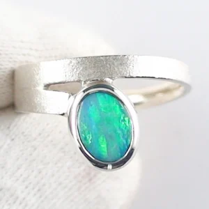 Opalring aus 935er Sterling Silber mit einem 0,57 ct. Crystal Opal