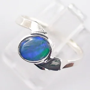 935er Opal Ring mit 0,77 ct. Blau Türkis Grüner Crystal Opal
