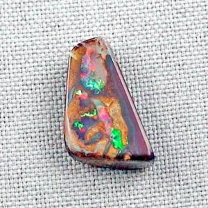 10,73 ct Boulder Opal 21,36 x 11,88 x 4,93 mm Multicolor Opalstein