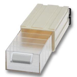Flume-Box 2/1 mit 1 Schublade und 2 herausnehmbaren Facheinteilungen. Schublade innen 129 x 57 x 33 mm.
