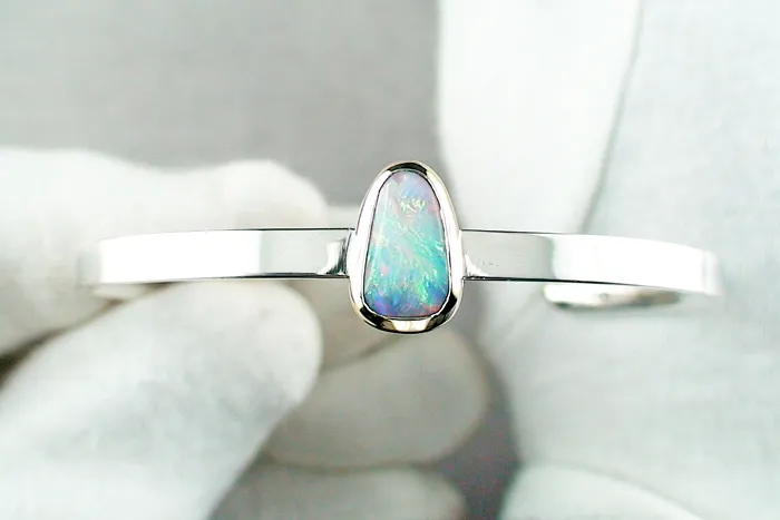 A00543 1 935er silber armreif mit white opal in 14k goldfassung armreif sicher online bestellen