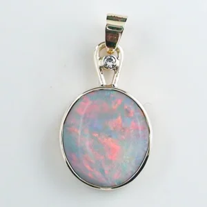 14k Gelbgold Opalanhänger mit 3,92 ct. Semi Black Opal und 0,04 ct. Brillant