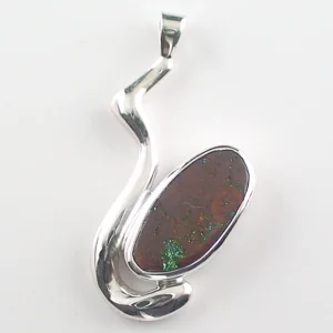 935 Silber Anhänger mit 5,20 ct. Boulder Opal – Kunstvoller Opalanhänger mit Boulder Opal aus den Boulder Opal Fields