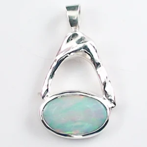 935 Silber Anhänger mit 1,93 ct. White Opal – Kunstvoller Opalanhänger mit White Opal aus Coober Pedy
