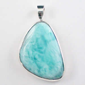 935 Silber Anhänger mit 20,95 ct. Larimar – Handgefertigter Silberanhänger mit karibischem Larimar