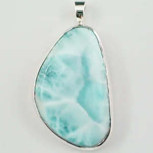 935 Silber Anhänger mit 33,20 ct. Larimar – Handgefertigter Silberanhänger mit karibischem Larimar