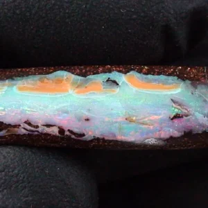 54,40 ct. Boulder Opal aus Australien – Opalstein gebohrt / gelocht