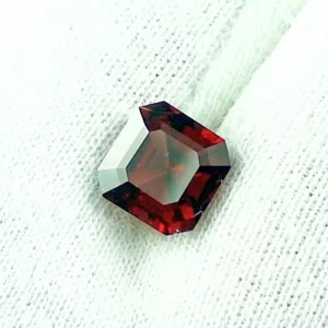 3,17 ct. Granat Blut Roter Edelstein Emerald Schliff