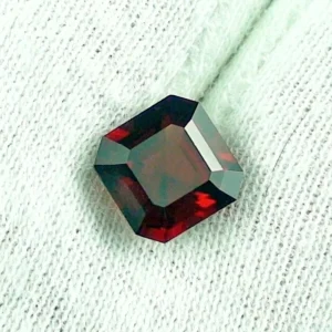 3,14 ct. Granat Blut Roter Edelstein Emerald Schliff