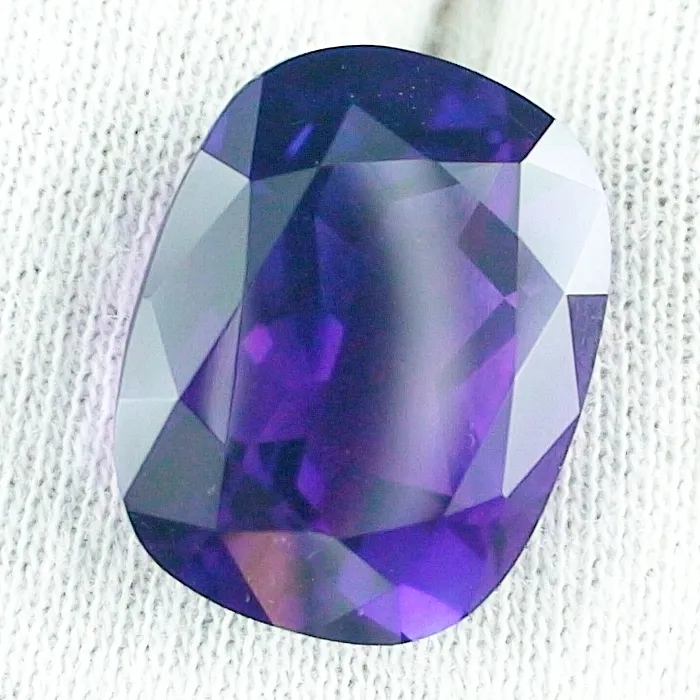 ES00795 1 aaa amethyst cushion cut beste amethyste online bestellen