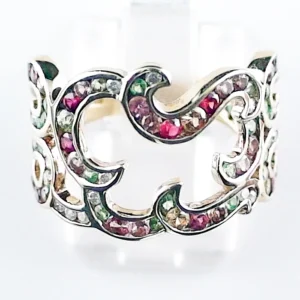 9k Gelbgold-Ring mit bunten Edelsteinen – Kunstvolles Ornament-Design mit Demantoiden, Saphiren und Rubinen