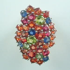 9k Gelbgold-Ring mit diversen Edelsteinen – Extravagantes Cluster-Design mit Rubinen, Saphiren, Peridot und Apatit