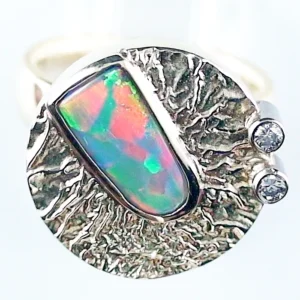 Einzigartiger Designer-Ring aus 14k Gelbgold mit Semi Black Opal und Diamanten - drehbarer Ringkopf