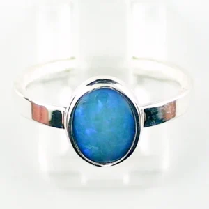 Opal Ring aus 935er Silber mit  blau-türkisfarbenem 0,90 ct. Black Crystal Opal