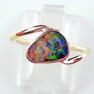 14k Goldring mit 1,12 ct. Boulder Opal - Gelbgold Ringschiene und Palladium Weißgold Fassung