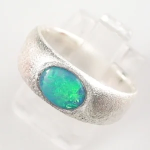 935er Opal Ring mit 0,49 ct. Blau Türkis Grüner Crystal Opal
