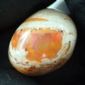 17,31 ct Feuer Opal, Multicolor Edelstein aus Mexiko