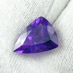 Violetter Amethyst 5,61 ct Triangle Cut