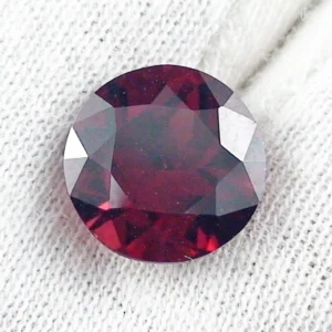 6,01 ct. Granat Rhodolith im Round Brilliant Cut - Premium Edelstein aus Madagaskar kaufen