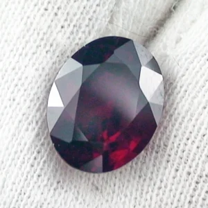 5,80 ct. Granat Rhodolith im Oval Cut - Premium Edelstein aus Madagaskar kaufen