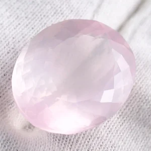 Rosenquarz in zartrosa 22,09 ct - Oval multifacettierter Schliff - 21,82 x 16,63 x 10,39 mm