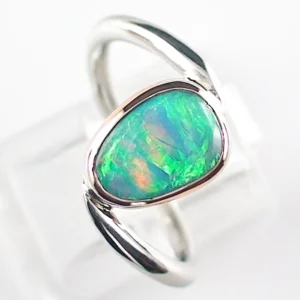 21,6k Gelbgold- und Palladium-Ring mit 1,23 ct Black Crystal Opal – Eleganter Designer-Ring mit GEM Class Black Crystal Opal