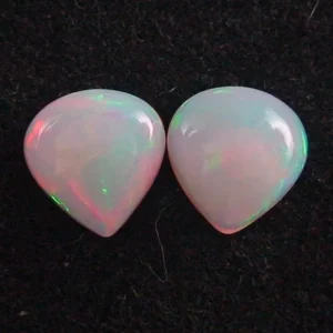 Welo Opal Pärchen 1,94 u. 2,00 ct Multicolor Milchopale Opale