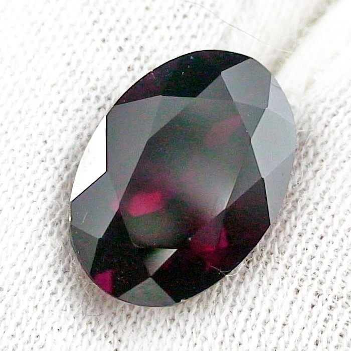 ES00948 1 roter granat edelstein granate sicher online bestellen