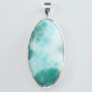 935 Silber Anhänger mit 19,27 ct. Larimar – Handgefertigter Silberanhänger mit karibischem Larimar