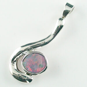 935er Silberanhänger mit 0,96 ct Semi Black Opal