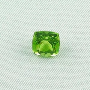 3,64 ct Peridot Chrysolith Kissenschliff Zertifikat Ringstein