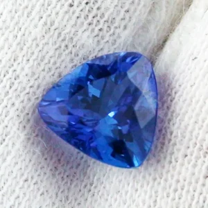 AAA 2,58 ct Tansanit Edelstein aus Tansania triangular multifacettiert